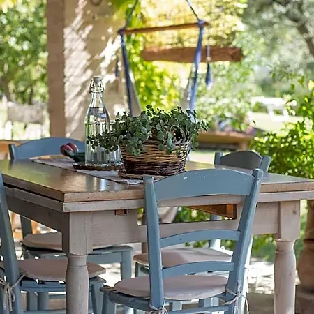 Poggio Dei Prugnoli לינה וארוחת בוקר 3*